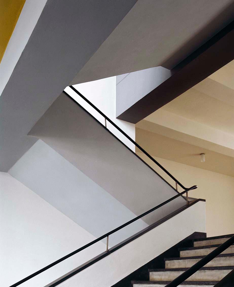 Treppe IV (a. d .S. „Pair / Unpair“, Bauhaus Building, Dessau) - Margret Hoppe 