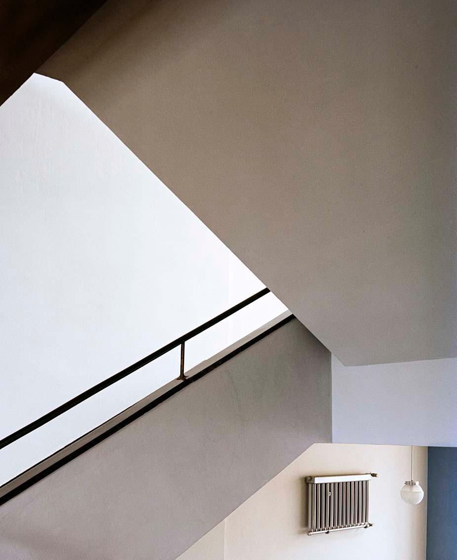 Treppe IV (a. d .S. „Pair / Unpair“, Bauhaus Building, Dessau) - Margret Hoppe 