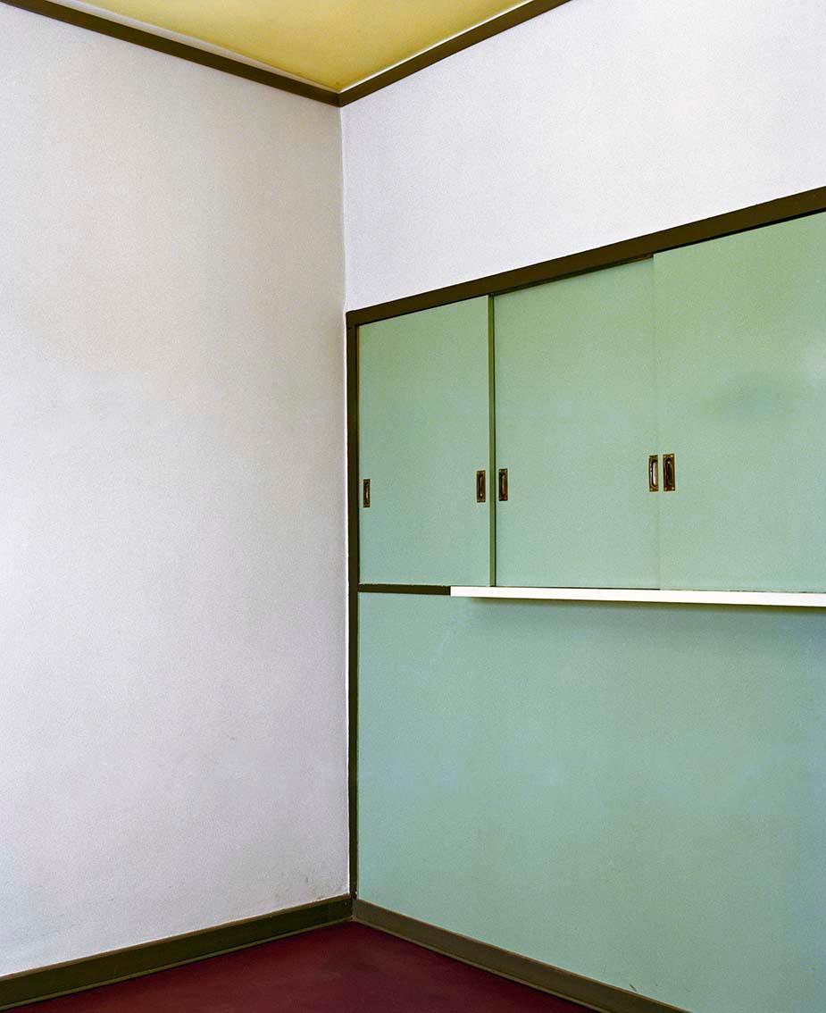 Kleiderschrank, Haus Muche (a. d .S. „Pair / Unpair“, Dessau) - Margret Hoppe 